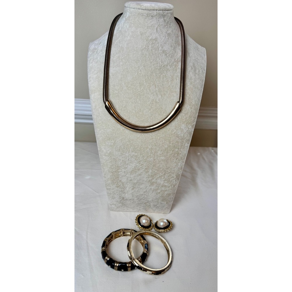 Park Lane Vintage Style Jewelry Set Gold Tone Faux Pearl Black Enamel 4pc Set - Picture 15 of 16